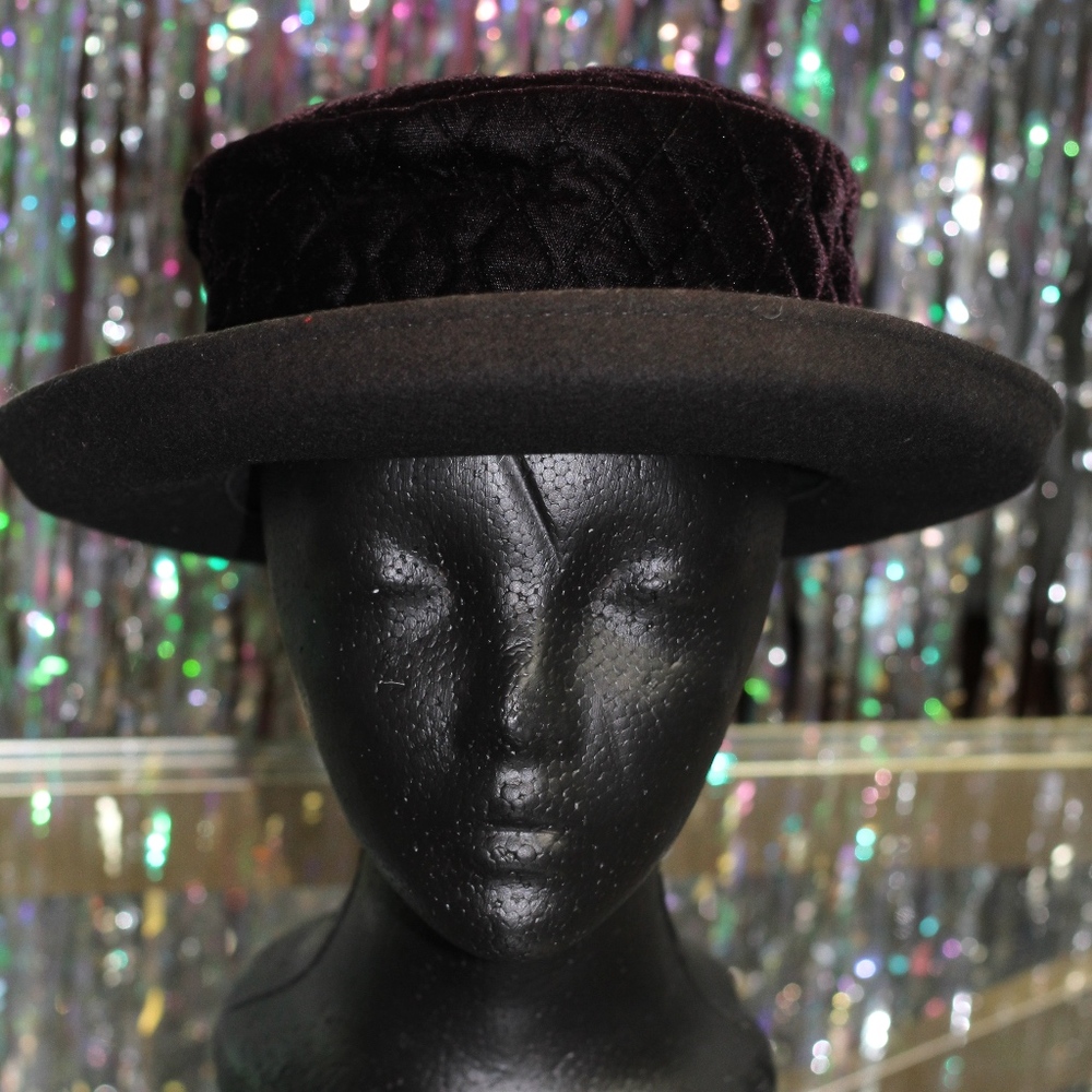 Taylor Morgan Black Quilted Hat *Excellent